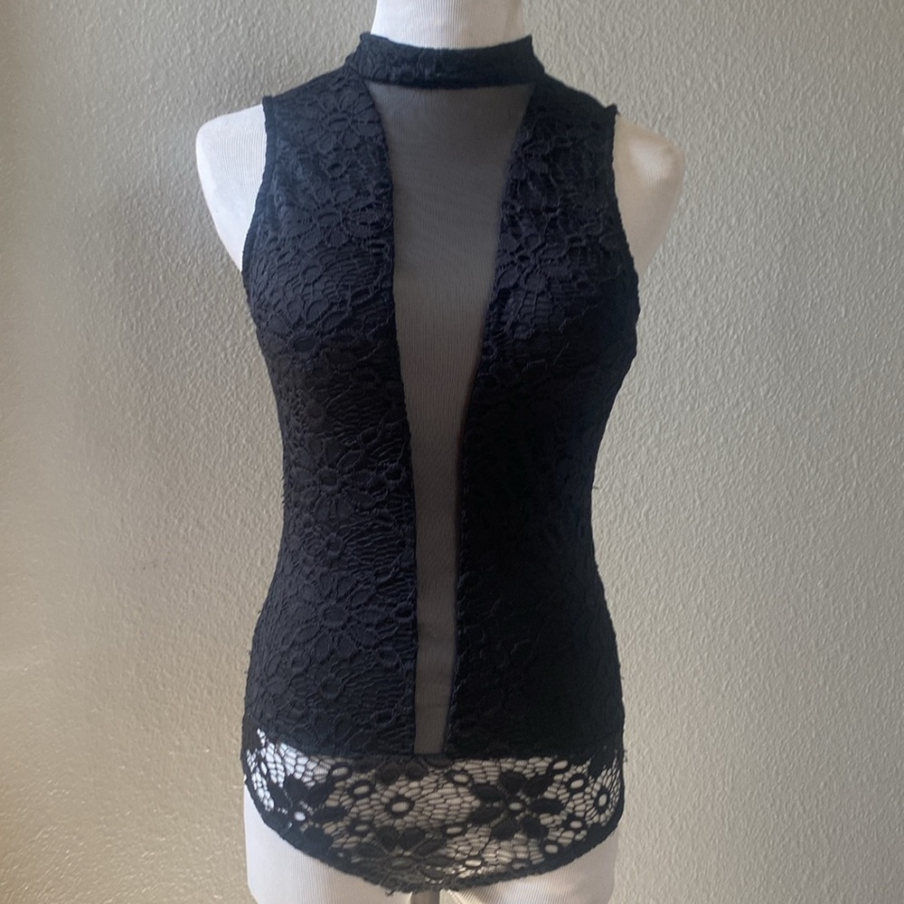 ▪️▪️VS BLACK LACE SHEER MOCK NECK SLEEVELESS BODYSUIT▪️▪️